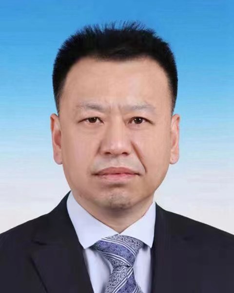 張?jiān)茥? alt=